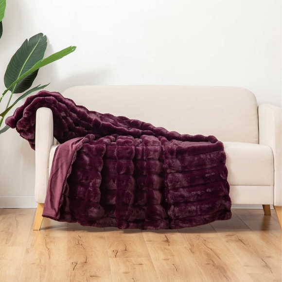Berkshire Other - NEW! Berkshire Faux Fur Throw - 60in x 70in